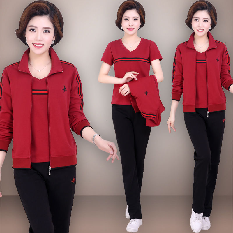 如今女人都不穿裙子!6070后妈妈都穿流行套装，嫩的像35