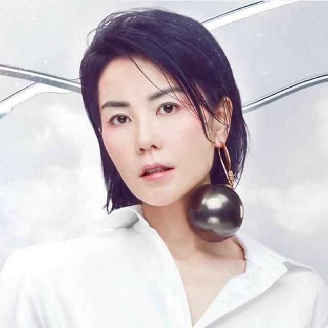 女星个性化耳坠：王菲看着都通，章子怡夸张！迪丽热巴：不服尬舞