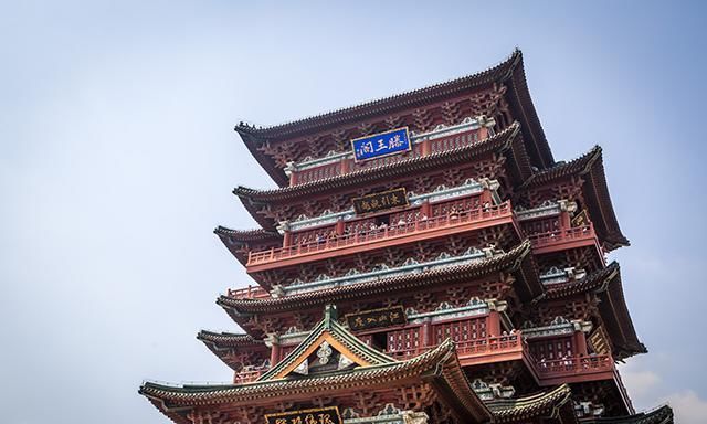 跟着诗句，穿越回千年前的江南烟雨楼，去滕王阁赏秋水共长天一色