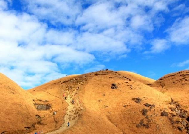 与中国五大名山相比，江西这座山一点也不逊色，却低调得令人心疼