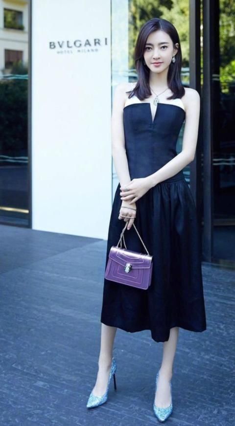 王丽坤穿短裤大胆露腿，但只想说这腿“全网最难看”没有之一！