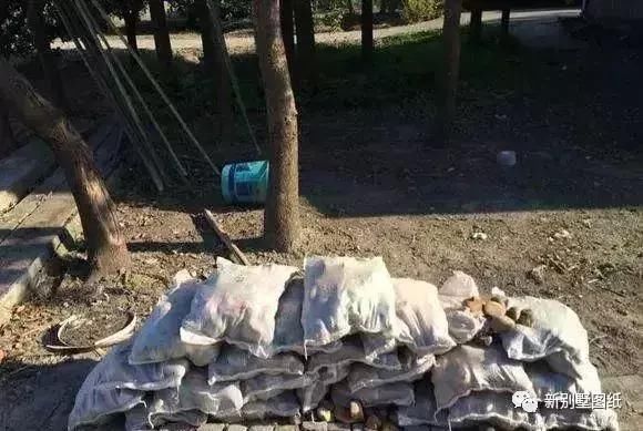 庭院设计|农村大叔手把手教你，一个人挖池塘，小院从此美美的