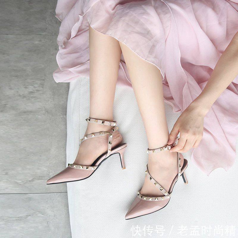 女性|魅惑高跟尖头的高跟鞋,职场女性打造气场的标配