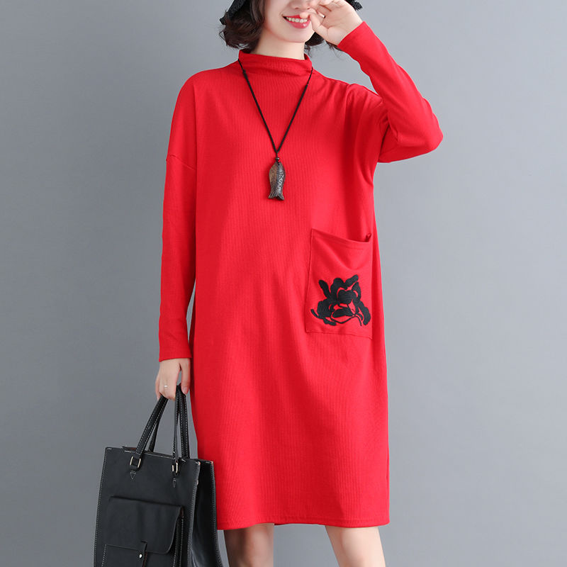 9月早晚温差大，一件洋气的秋裙，干练又不失女人味，想不美都难