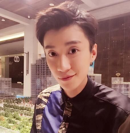 让微博瞬间&quot;瘫痪&quot;的4次娱乐圈事件，网友:老胡结婚时会崩吗?