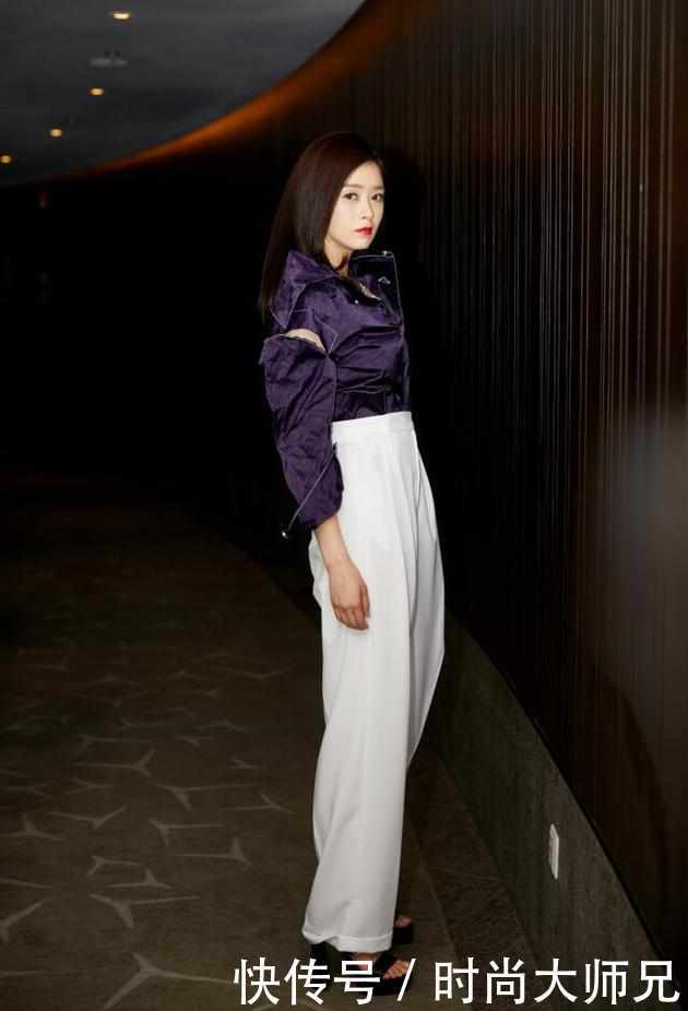 蒋欣出席活动，皮裙都快要撑破了，网友：这是又胖了吗？