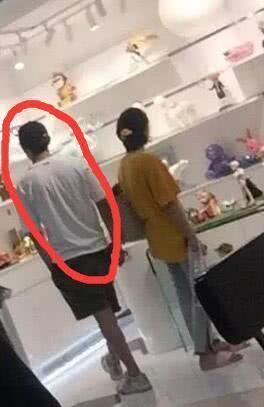 网曝郑爽新男友黑料:不仅是YP老司机，上月还约过别的女生