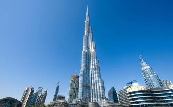 请您欣赏：世界第一高楼——哈利法塔，高达828米