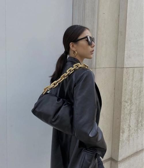  「人手」这个风靡时尚圈的单品，潮流达人手必备，你还不知道吗？