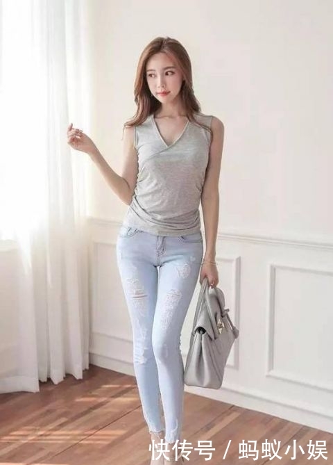  美女■清爽别致的牛仔裤美女，特别招人喜欢！