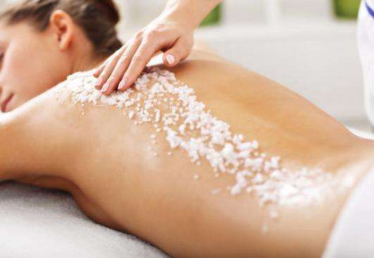 后背喜欢长痘痘？可能毛孔被上亿只螨虫掏空！用这几种方法祛痘快