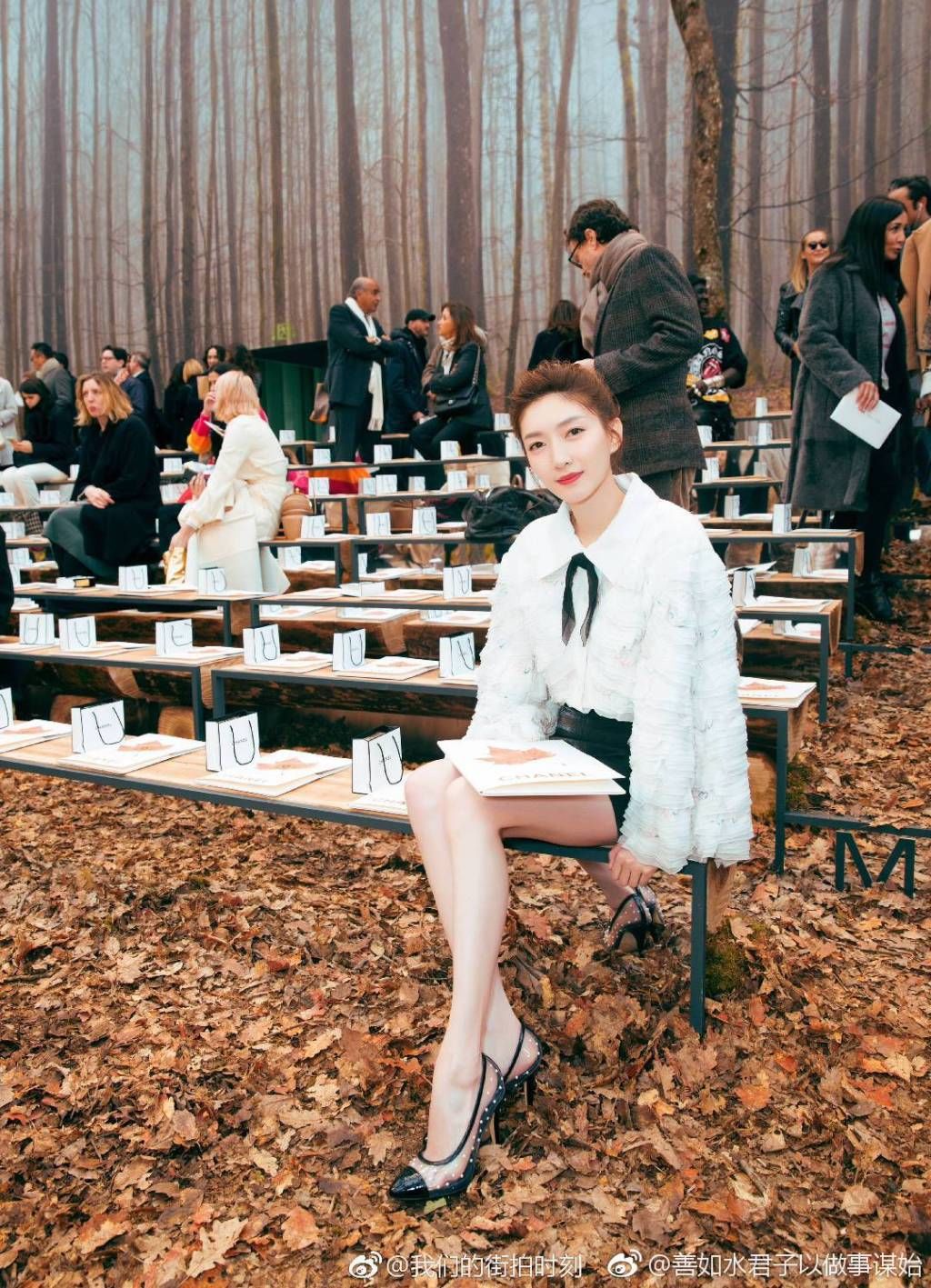 江疏影不同风格短裙写真，不一样的裙子 一样的美腿和高跟鞋