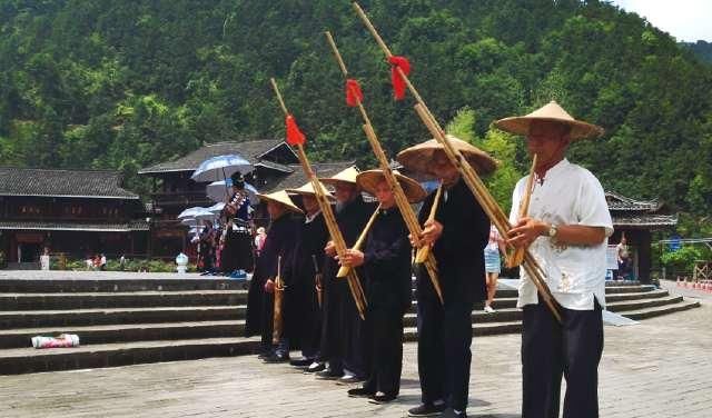 西江千户苗寨近年来屡遭游客吐槽不断，如此口碑，你还想去吗？