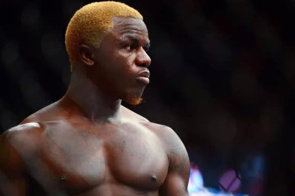 曾登昆仑决的前UFC名将，4秒内击倒两人！可惜是打输住院打赢坐牢