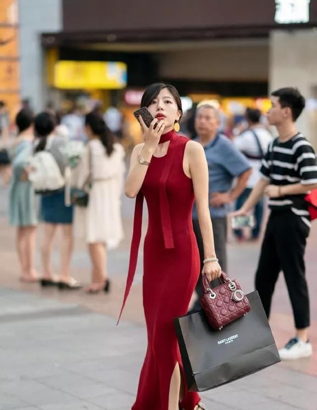  『下半身搭配』抹胸吊带搭配高跟鞋,穿出女性的优雅身姿