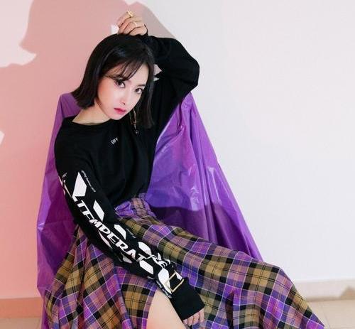 宋茜厉害了！牙签细的高跟鞋都敢穿，网友：看着腿都在发抖！