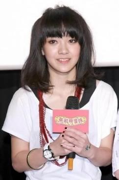 整容传闻一直围绕着她，这位女星不再无视，生气回应