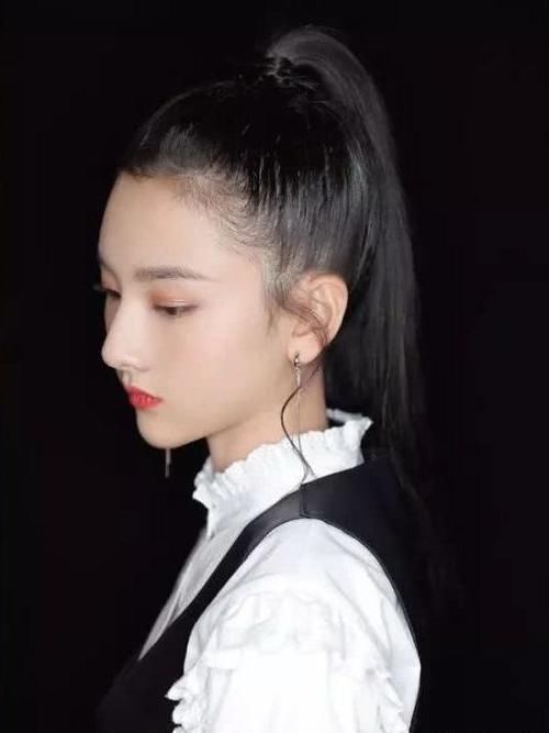  [发际]知名发型师透露，这3种发型留久后，发际线容易往后移，你占几个
