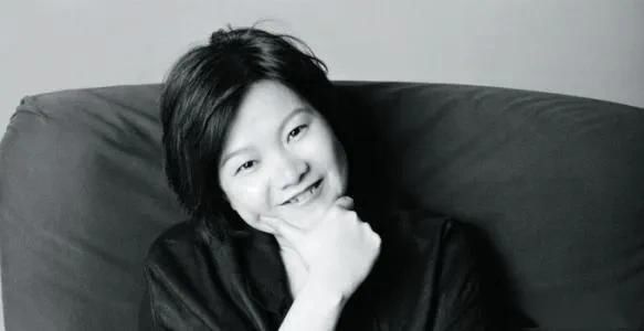 【洪晃】三次婚姻失败,她又找了新男友同居?卑微跪求男友留下来?