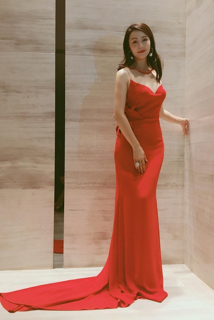 46岁小陶虹的胯男人看了都沉默，同情徐峥这15年怎么过来的