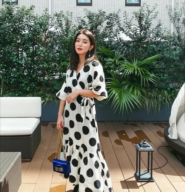  「女人」中年女人怎么穿才优雅有范?记住3种减龄穿搭,女神范十足