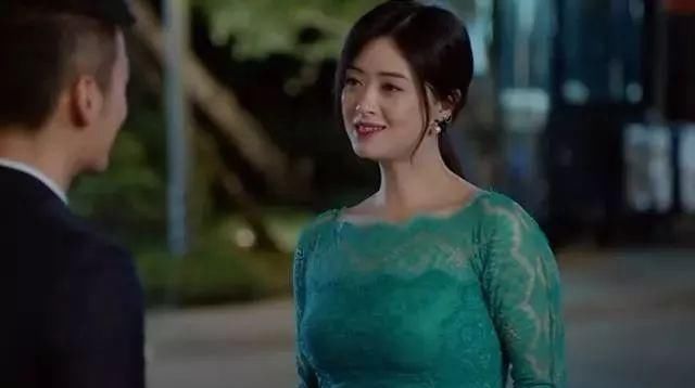  『苹果型身材』你是什么身材就穿什么连衣裙,选对了显瘦10斤!