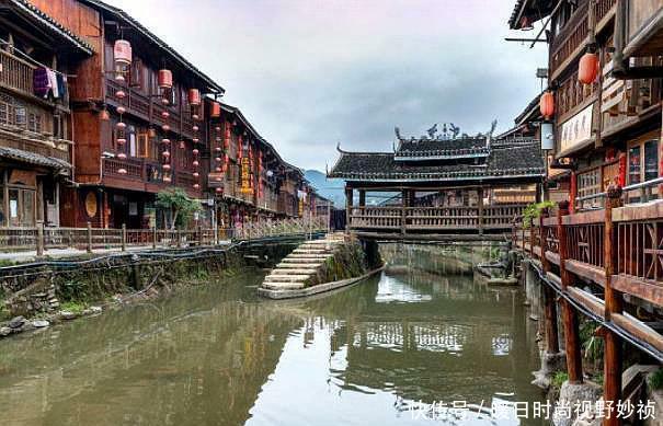  「途经」我国西南首条高铁即将问世，途经之地不可限量，这个省