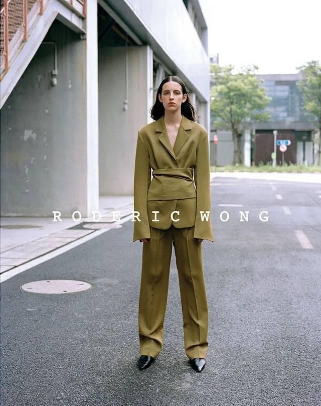  『RODERIC』“时尚潮流就是说丑恶，因此半年就换一次”——RODERIC WONG的“反时尚潮流”