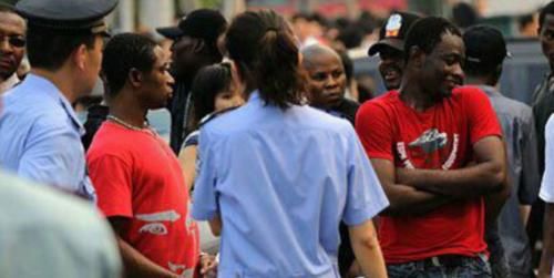 持续清理! 大批黑人被遣回国, 中国严厉打击“三非”黑人!