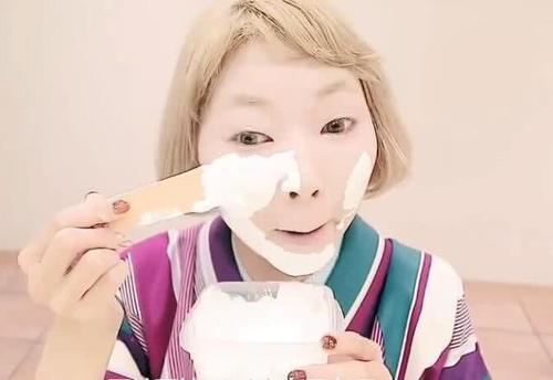 明明是个美女，化妆后都不敢出门