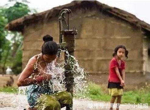 一妻多夫制,父子共妻的女人一生不洗澡