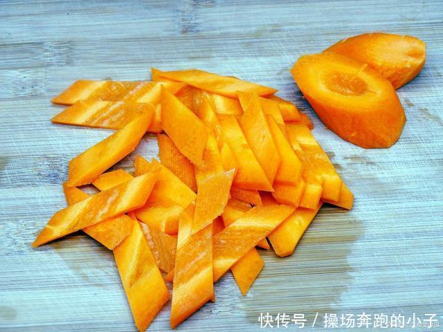 「尿酸」藏在身边的天然“玻尿酸”,女人可劲吃,抚平皱纹,比敷面膜管用