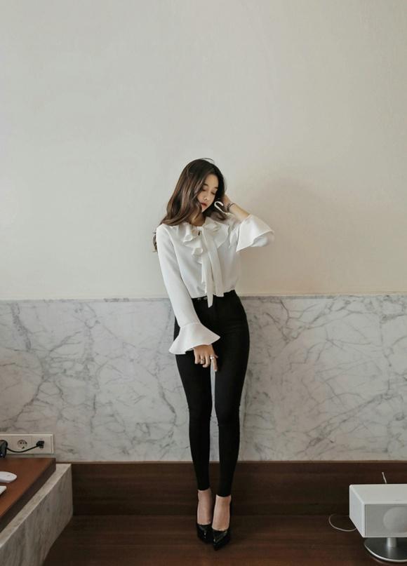 气质:街拍:貌美如花的小姐姐,十足的气质,一举一动要让人心动