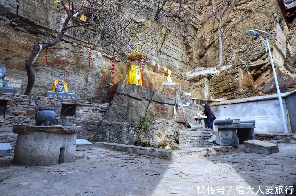  『参观』北京房山有奇寺，历史比北京城还要早，游客参观都带矿泉水桶！