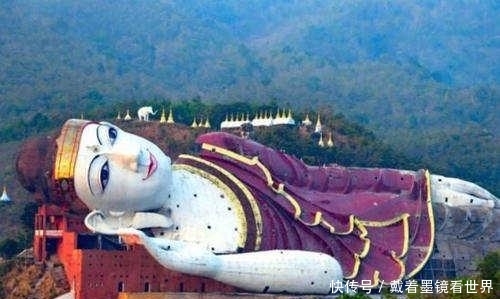 世界上最“震撼”的佛像，眉毛上能站人，晚上路过让人有些发毛！