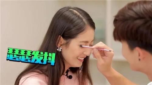 看起来:当初做了眉毛的女生都后悔了,看起来很方便,实则存在各种隐患