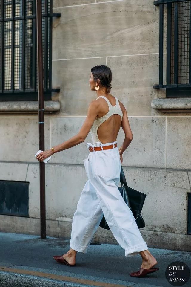 关于白色牛仔裤，这些是时尚博主没告诉过大家的搭配心机