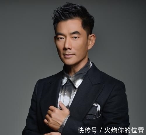  『歌坛中』他一生只钟爱一人，出道29年零绯闻，儿女双全，连＂狗仔＂都难挖料