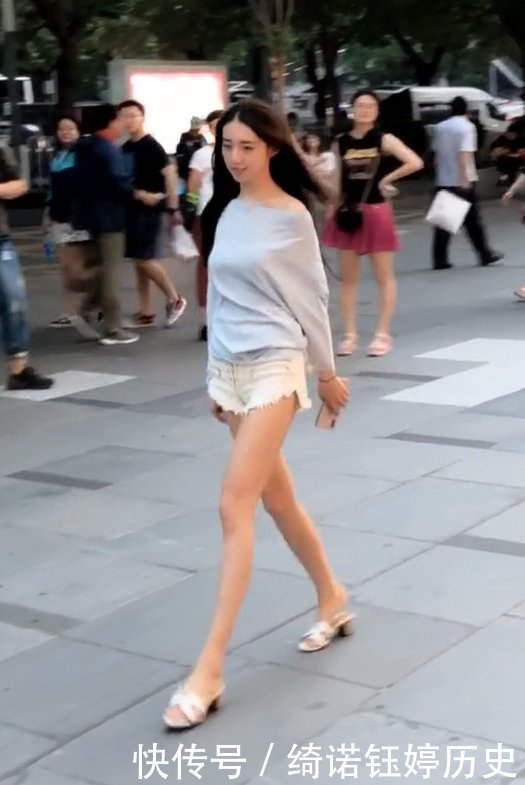 『小姐姐』在街上能看到这样美丽的小姐姐,也是一种幸福吧