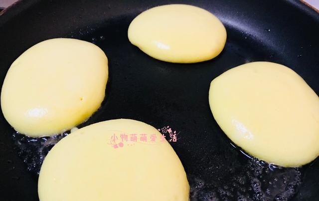 「软嫩」一袋牛奶俩鸡蛋,做出软嫩早餐松饼,香甜可口让你爱不释手!