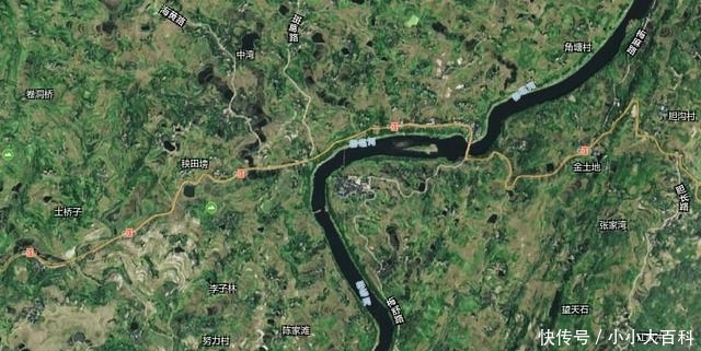 重庆两地只差一个字，直线距离仅10来公里，坐公交却需要6小时