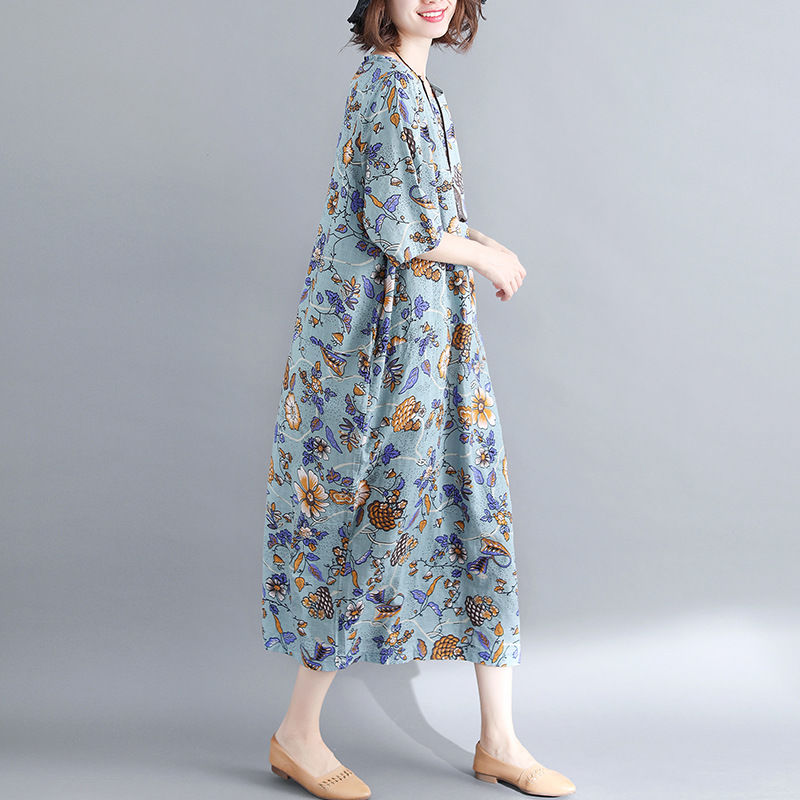 一眼就被表嫂身上“棉绸裙”吸引了，太好看了，找了半天原来在这