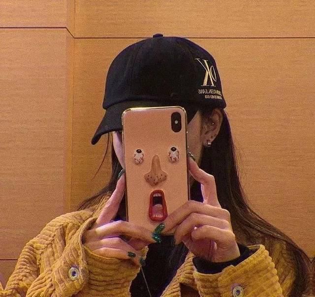  『小东西』最近的穿搭重点竟是这个小东西？