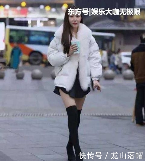  [美女]街拍：楚楚动人的美女，一件黑色背心配牛仔短裤，青春活力气质范