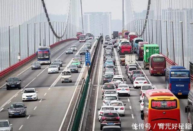 国内最“悠闲”的高速公路:南方耗资122亿难见路，北方耗资370亿