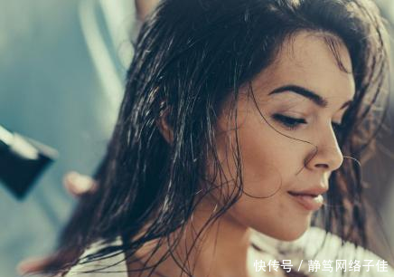 【女人】建议女人:洗头时一定做到这4点,坚持下去!让你头发顺滑更浓密