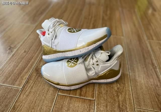 「WOW7」200几块买双WOW7?韦德新主线不但颜值高 配备也是意外惊喜