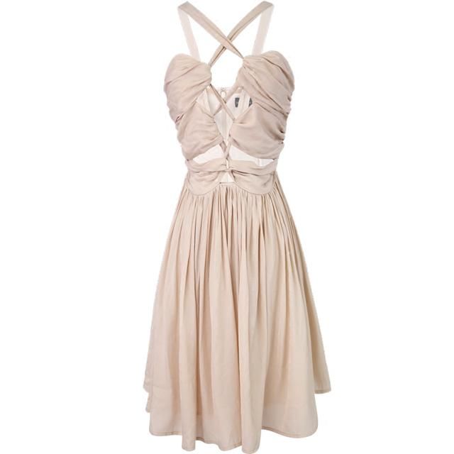 抓住夏季的尾巴，最后一款吊带裙这么选