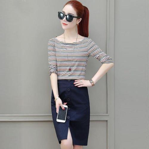 老婆38岁了，秋天穿这样的减龄套装裙，舒适洋气还保暖，忒显嫩