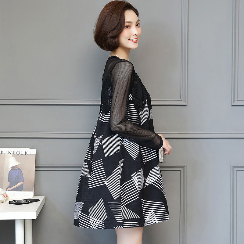 女人就算再没钱，也别错过这娃娃衫，特适合70后女人，遮肚显瘦